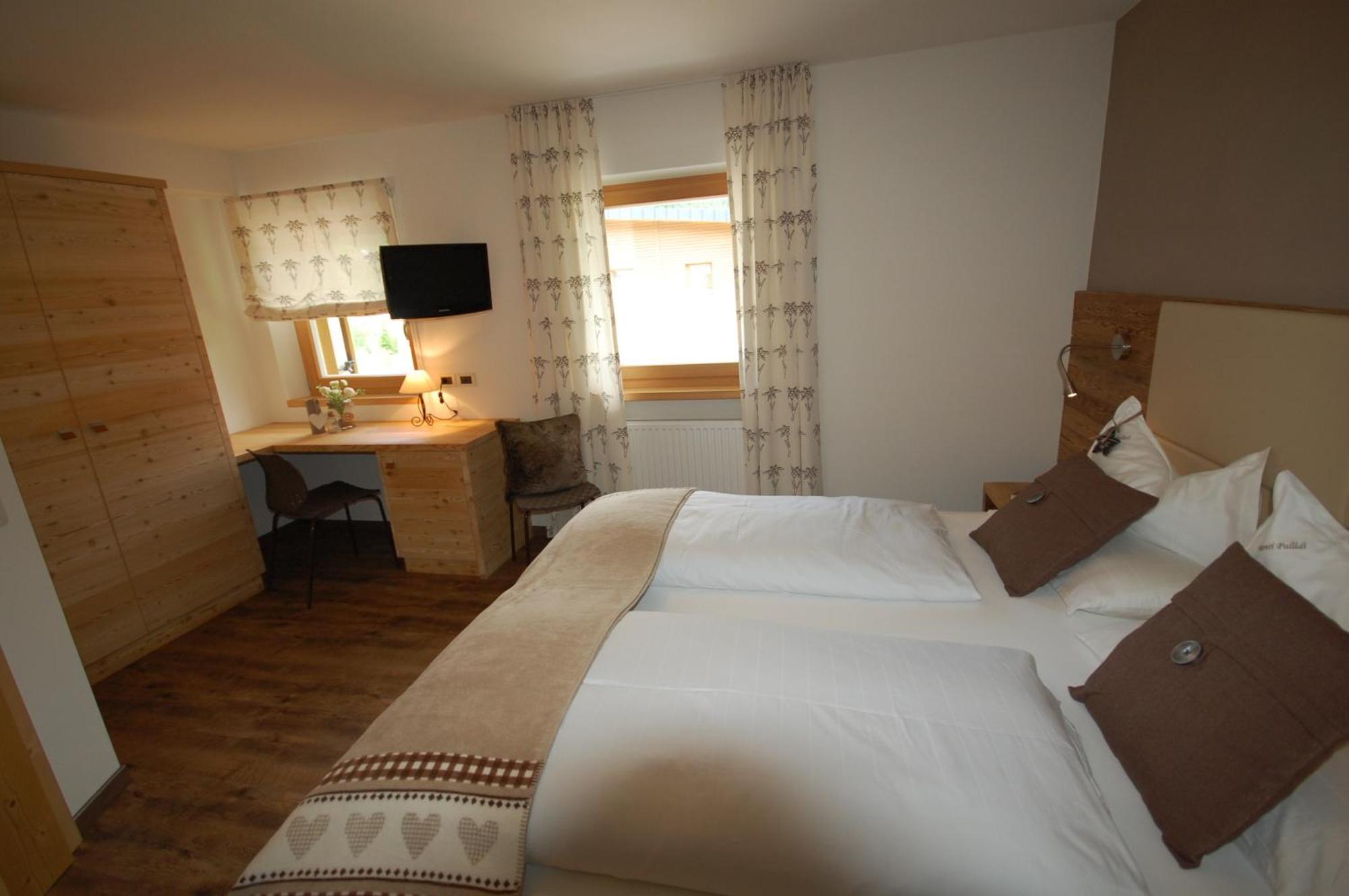 Monti Pallidi B&B Apartments Corvara In Badia Luaran gambar