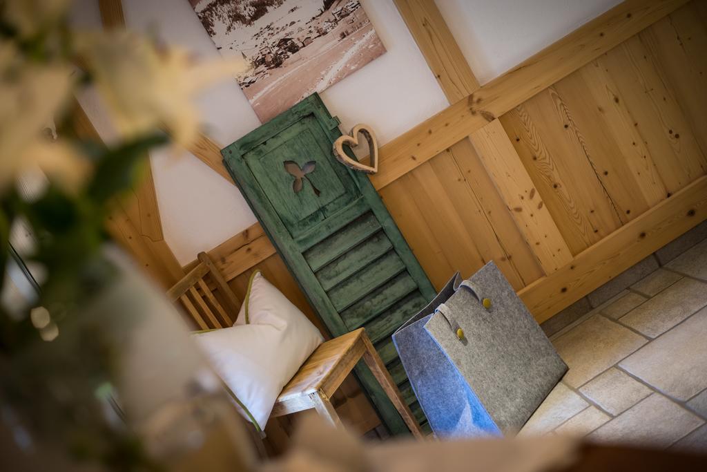 Monti Pallidi B&B Apartments Corvara In Badia Luaran gambar