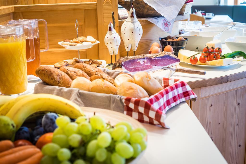 Monti Pallidi B&B Apartments Corvara In Badia Luaran gambar