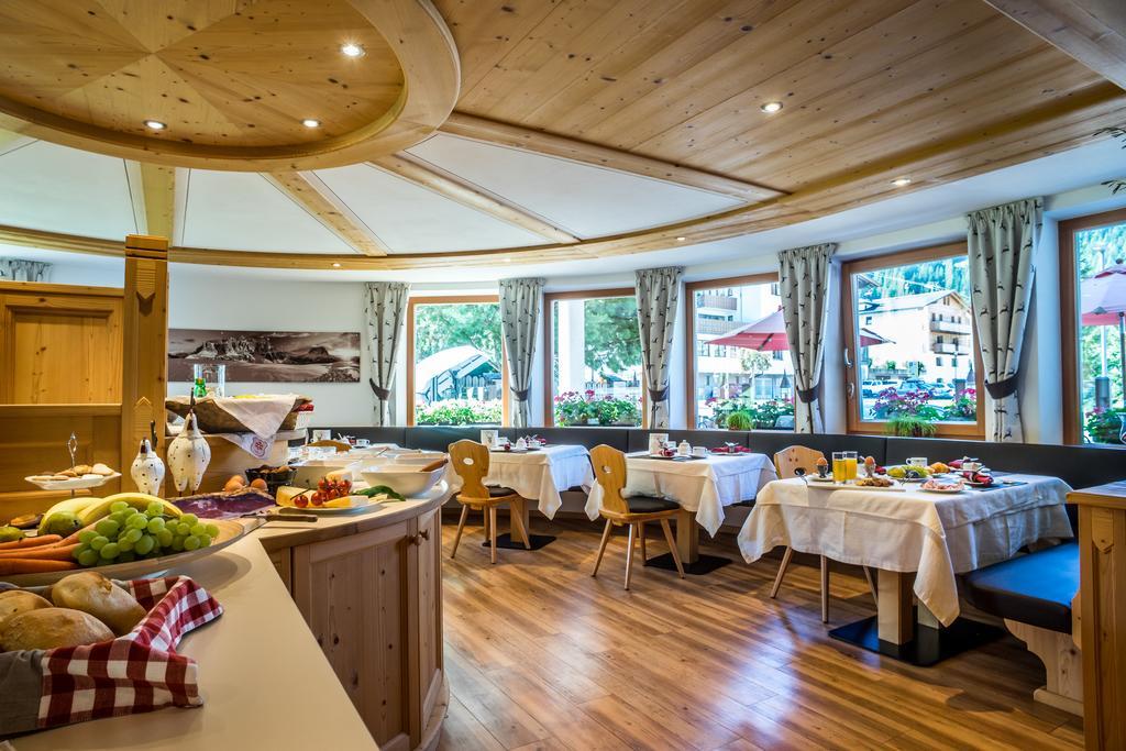 Monti Pallidi B&B Apartments Corvara In Badia Luaran gambar