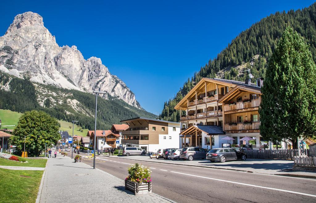 Monti Pallidi B&B Apartments Corvara In Badia Luaran gambar