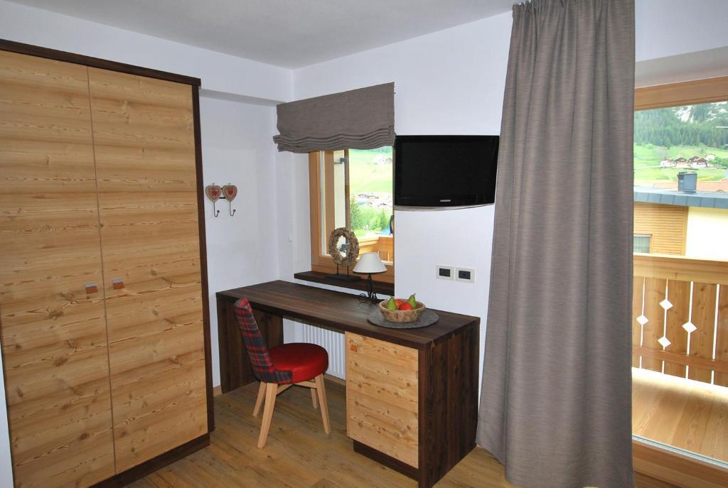 Monti Pallidi B&B Apartments Corvara In Badia Luaran gambar