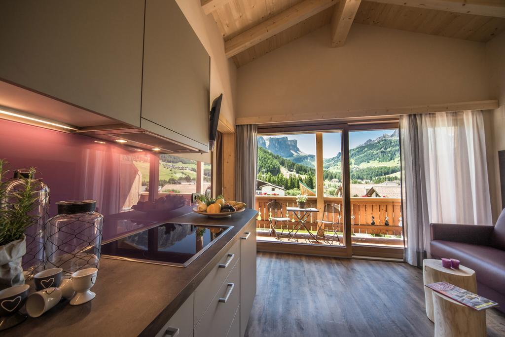 Monti Pallidi B&B Apartments Corvara In Badia Luaran gambar