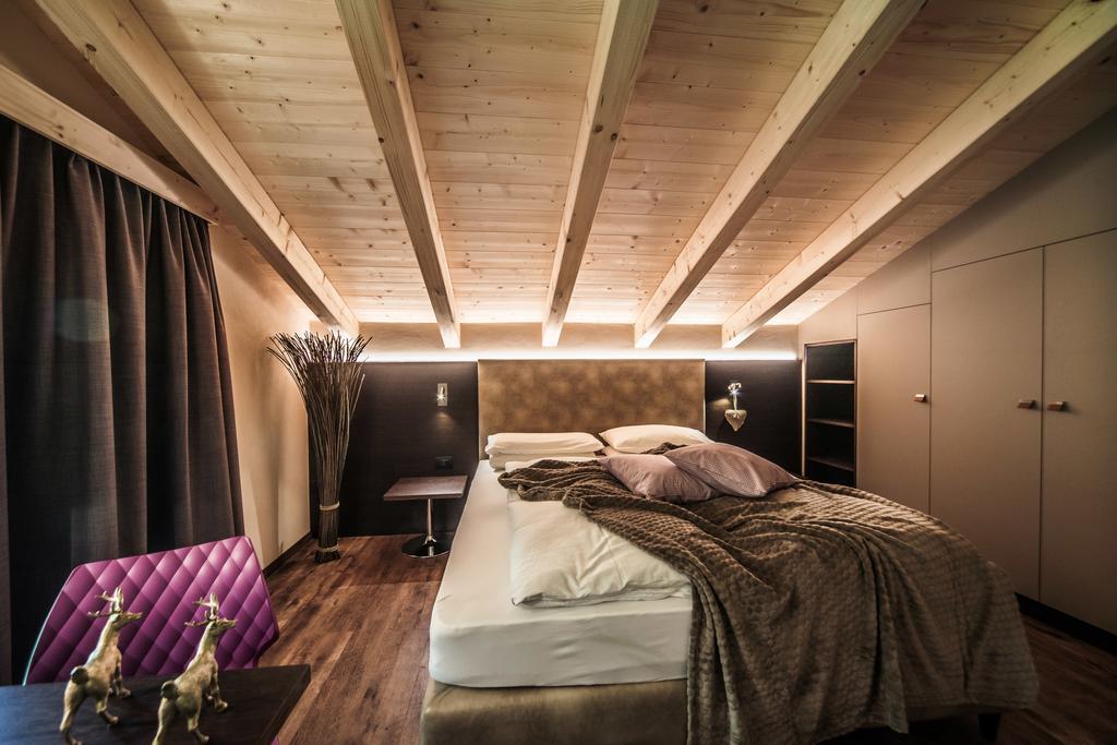 Monti Pallidi B&B Apartments Corvara In Badia Luaran gambar