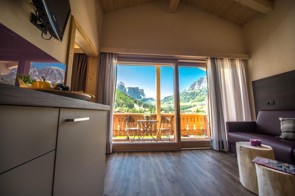Monti Pallidi B&B Apartments Corvara In Badia Luaran gambar