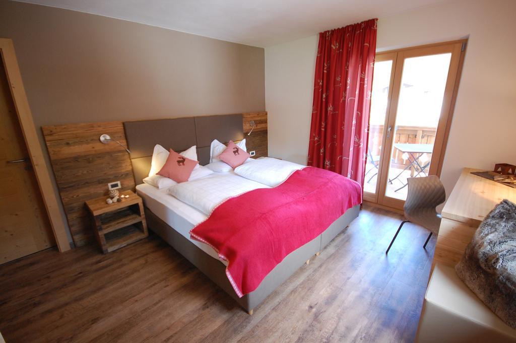 Monti Pallidi B&B Apartments Corvara In Badia Luaran gambar