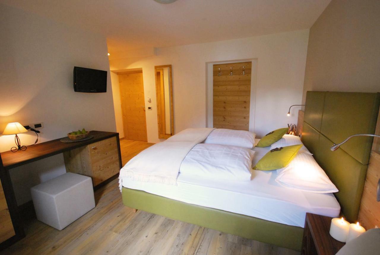 Monti Pallidi B&B Apartments Corvara In Badia Luaran gambar